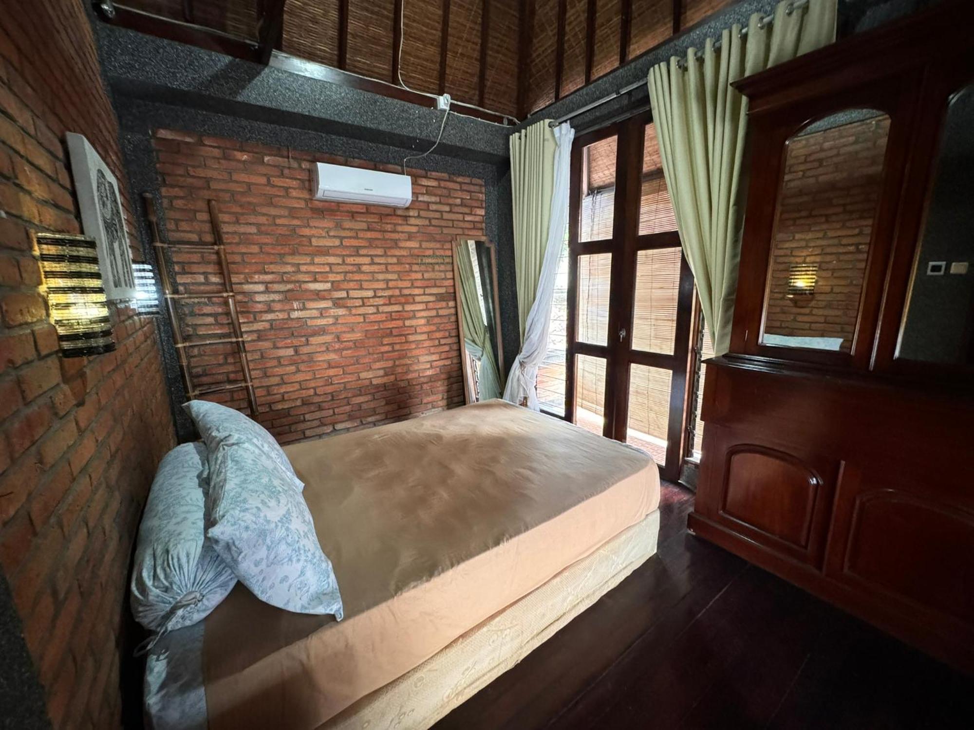 Giri Hill Homestay ヌサドゥア エクステリア 写真