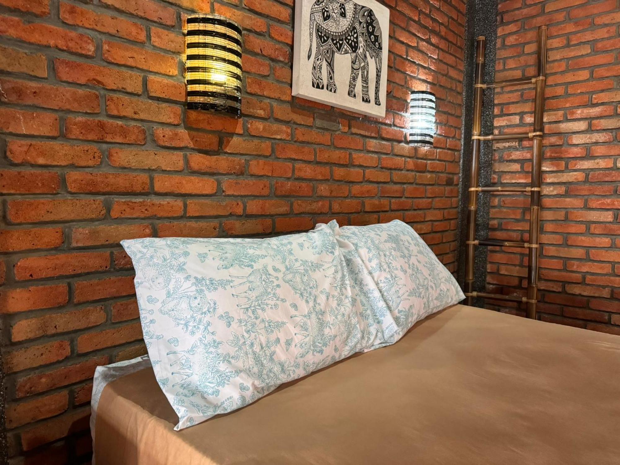 Giri Hill Homestay ヌサドゥア エクステリア 写真