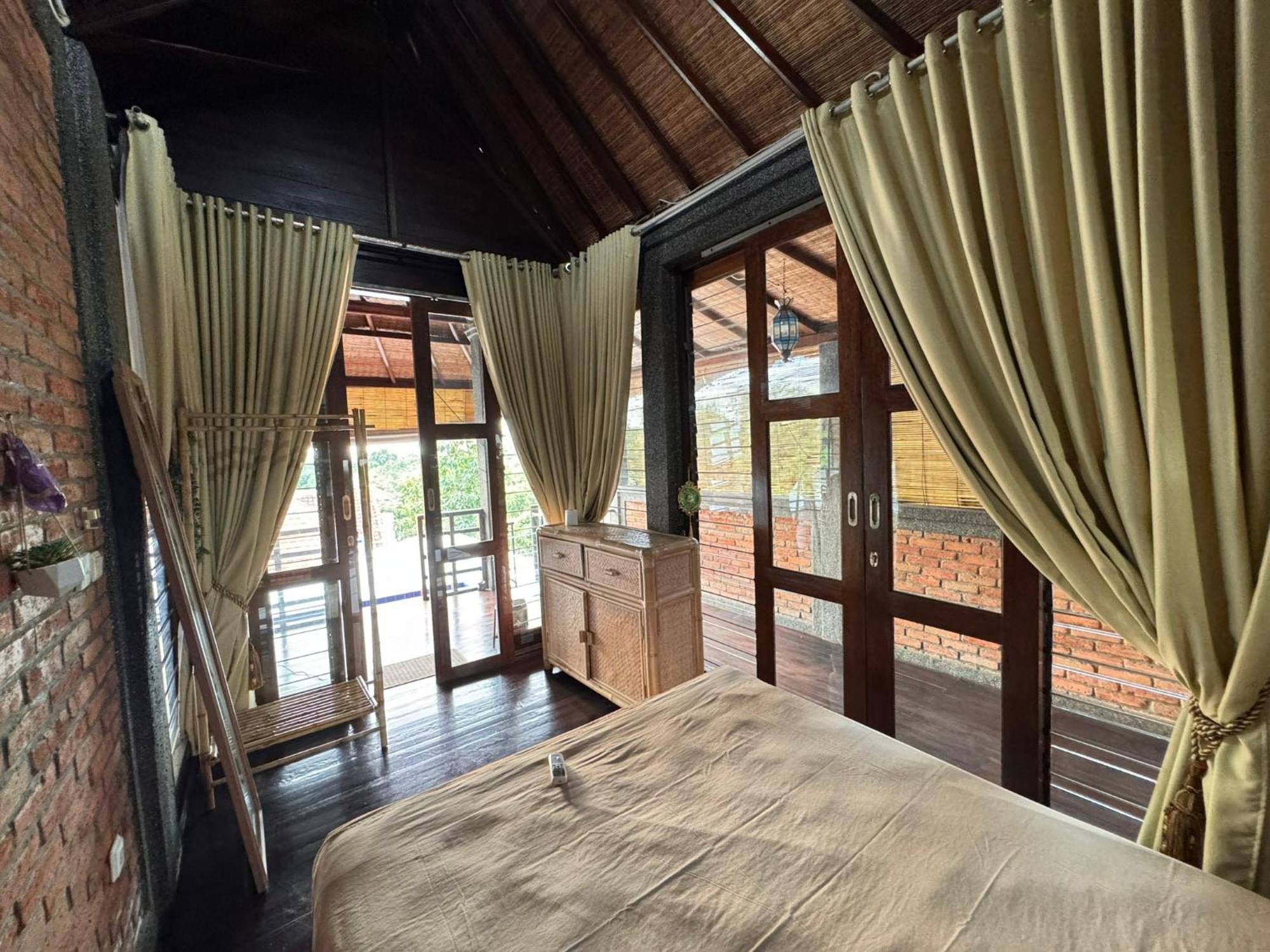 Giri Hill Homestay ヌサドゥア エクステリア 写真