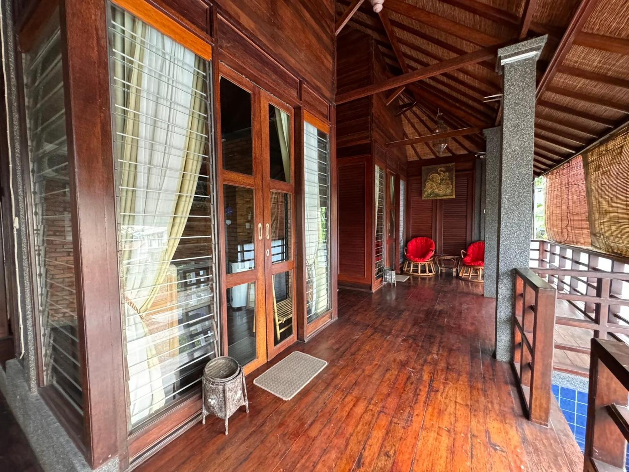 Giri Hill Homestay ヌサドゥア エクステリア 写真