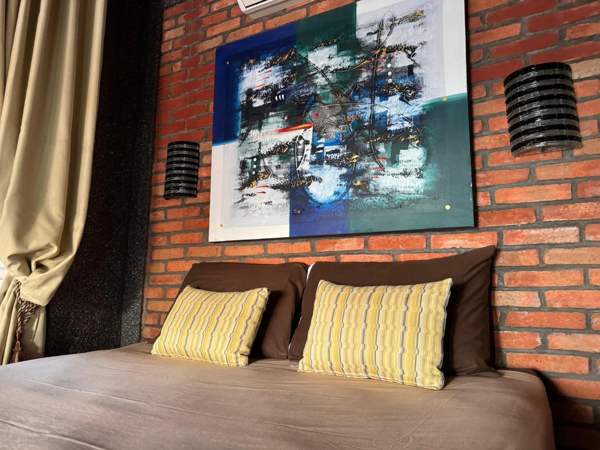 Giri Hill Homestay ヌサドゥア エクステリア 写真
