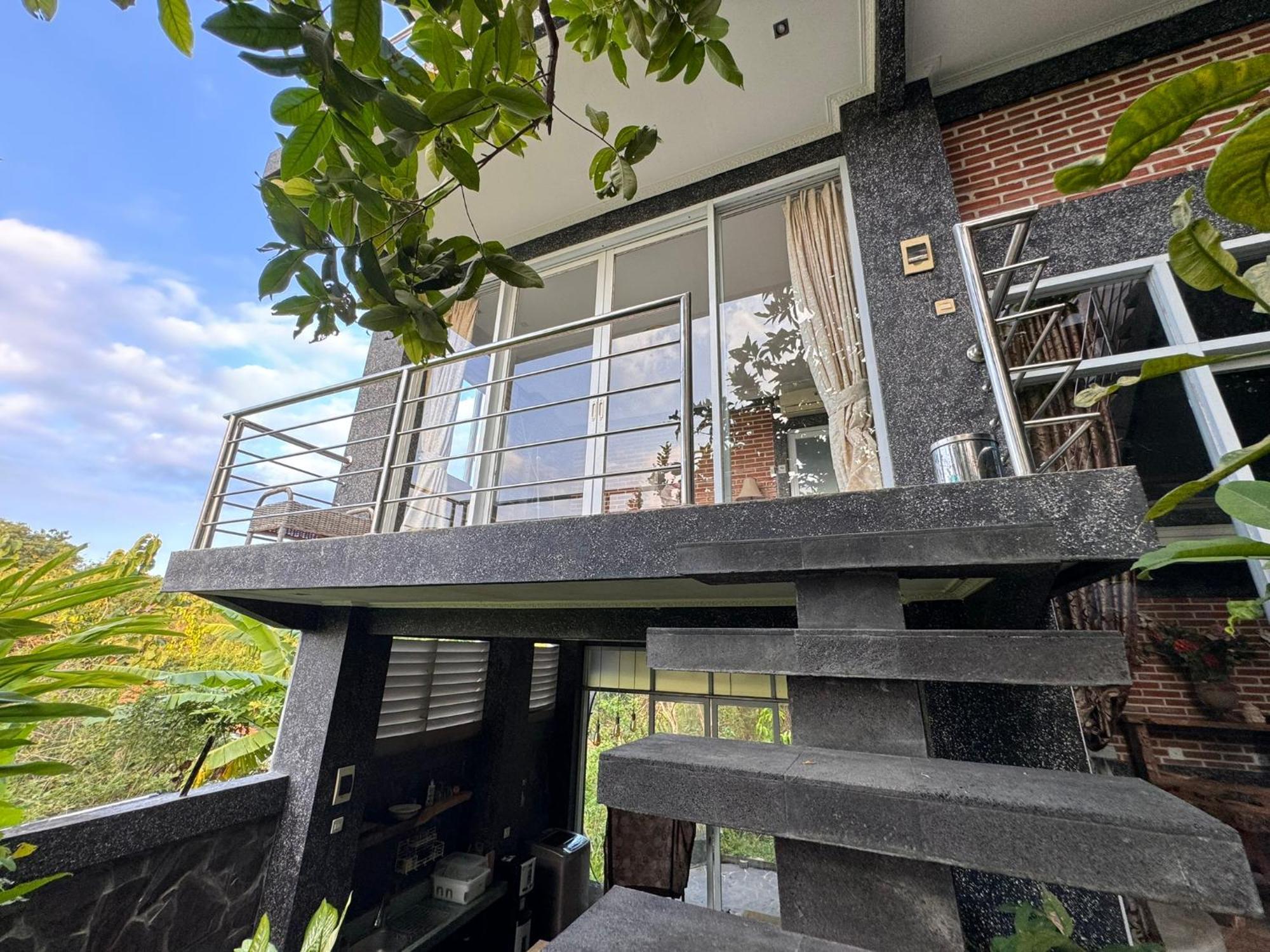 Giri Hill Homestay ヌサドゥア エクステリア 写真