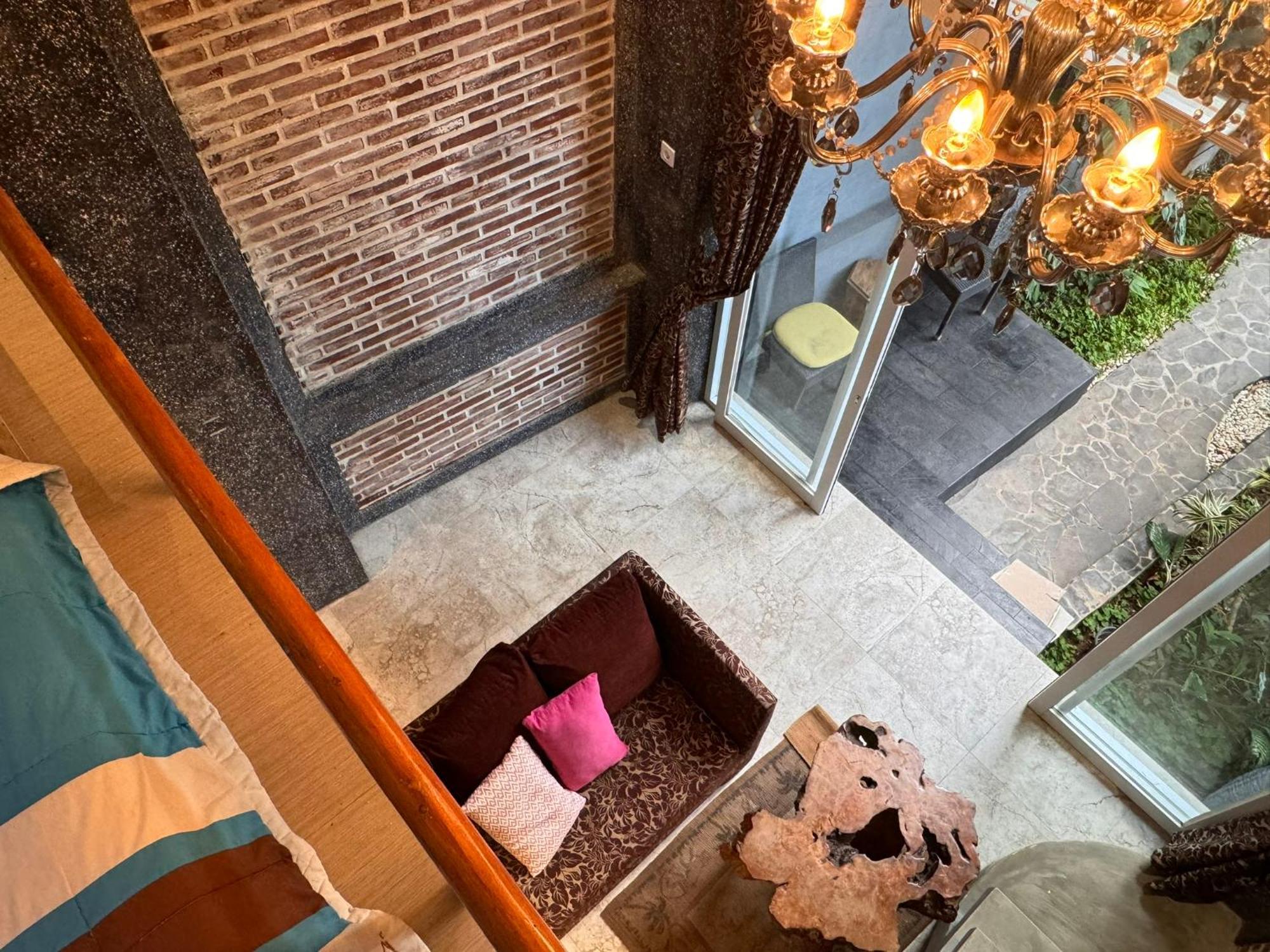 Giri Hill Homestay ヌサドゥア エクステリア 写真