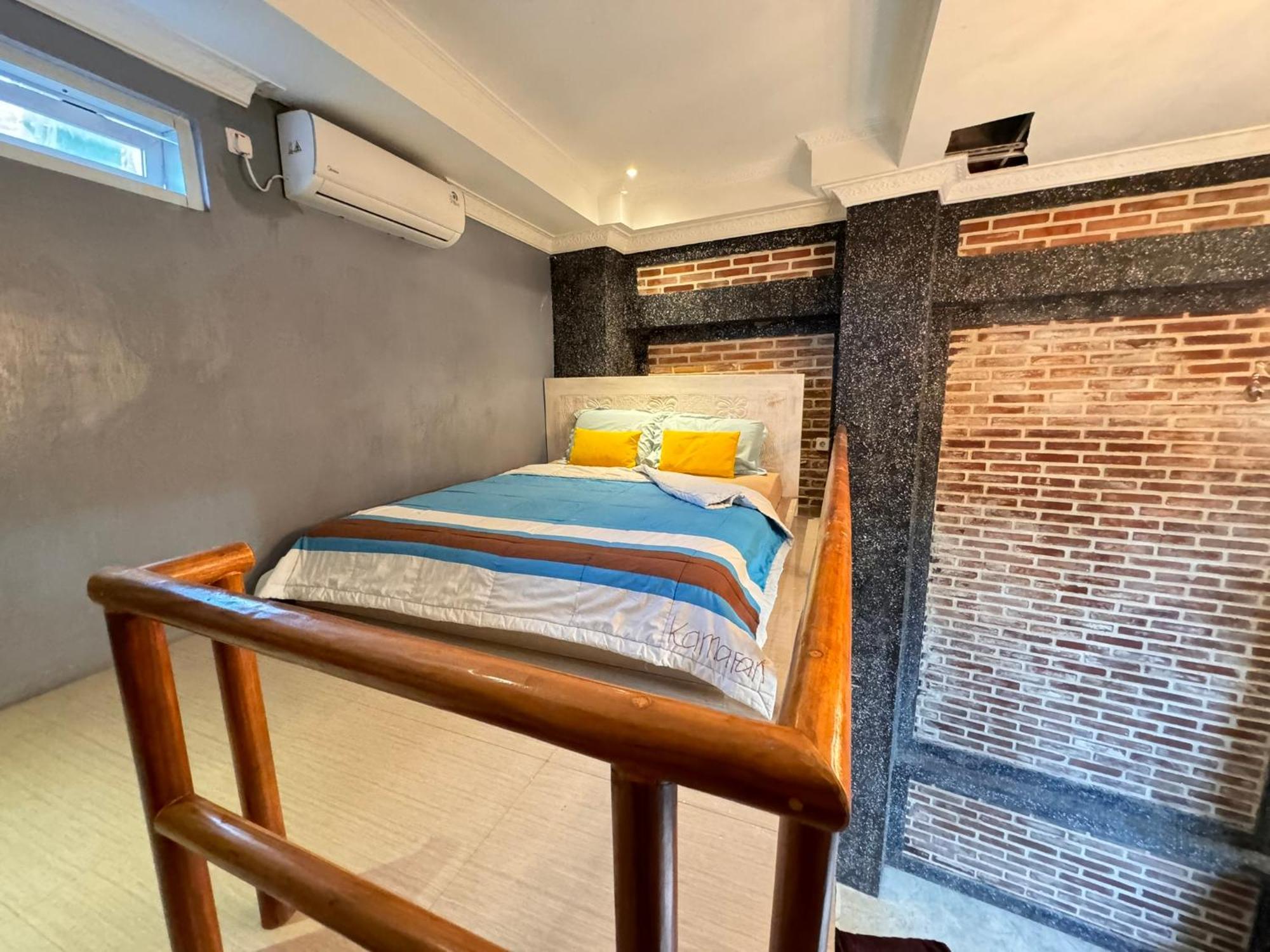 Giri Hill Homestay ヌサドゥア エクステリア 写真