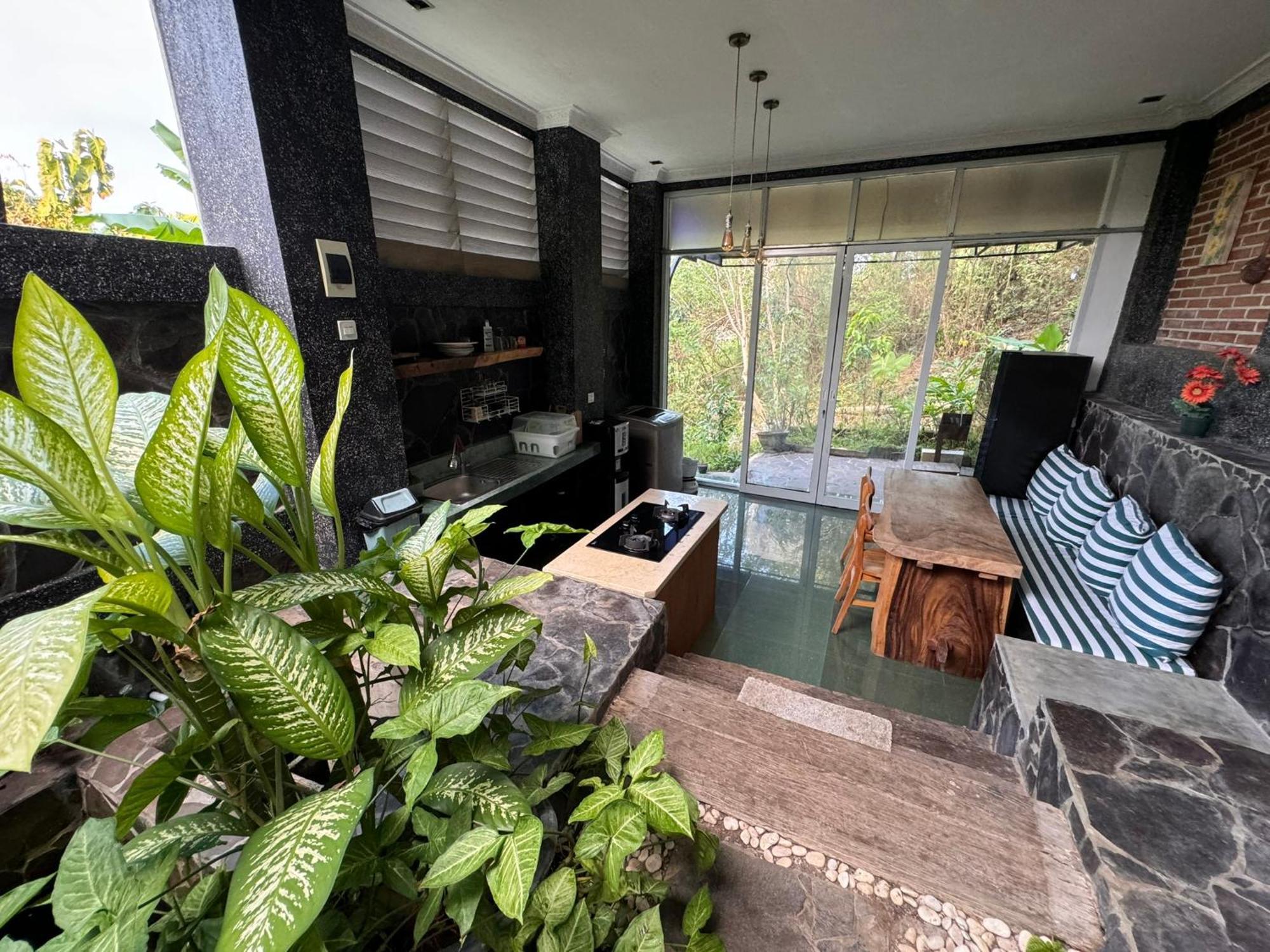 Giri Hill Homestay ヌサドゥア エクステリア 写真